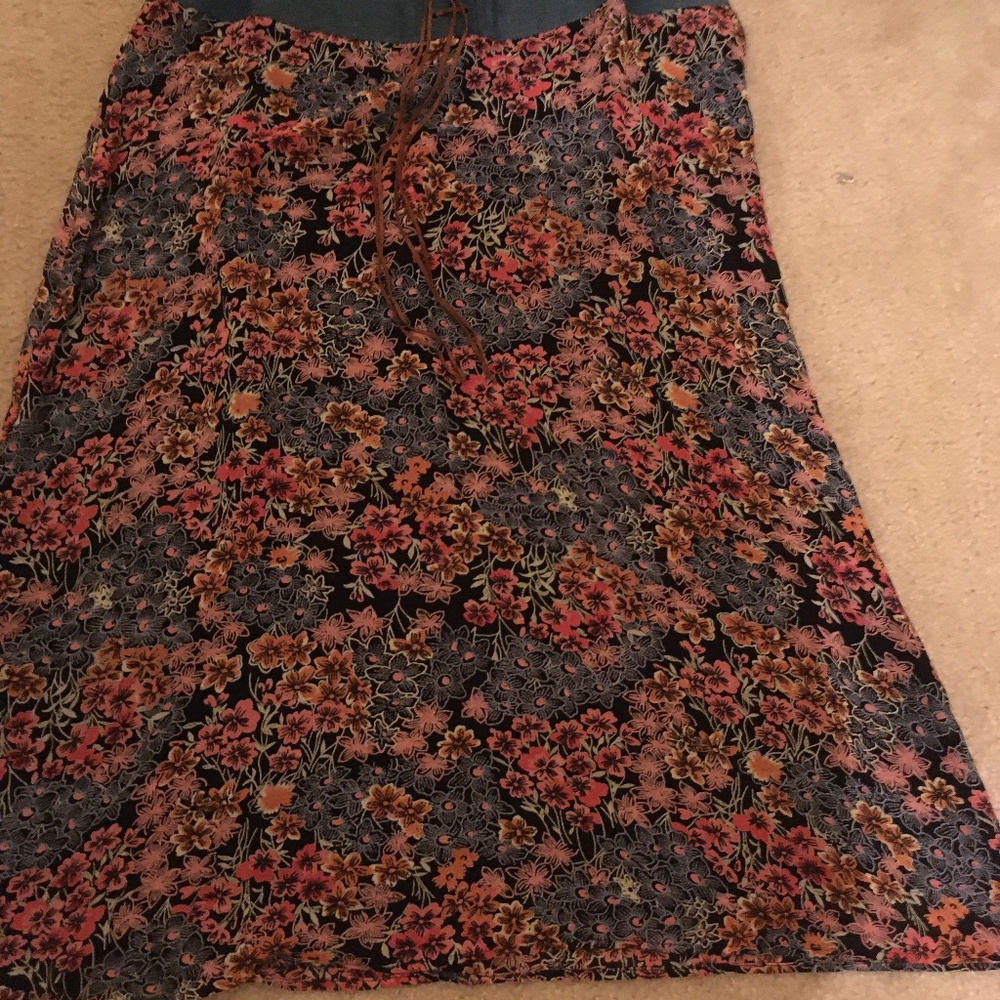 Floral Midi crepe and jean skirt